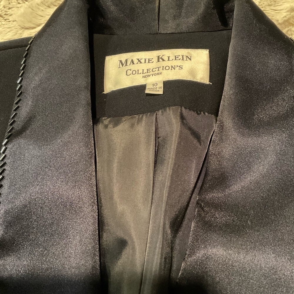 Maxie Klein Navy Blue Bead Trimmed 2-pc Special Occasion Suit - Picture 8 of 11